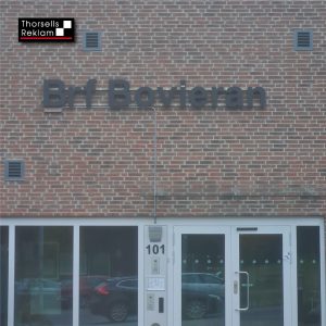 Thorsells_Reklam_Skyltar_Fasadskylt_BRF_Bovieran